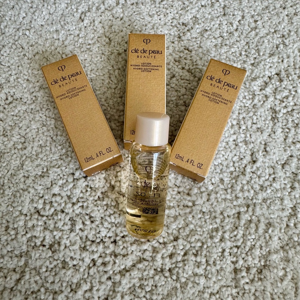 3 Cle De Peau Hydro Softening Lotion